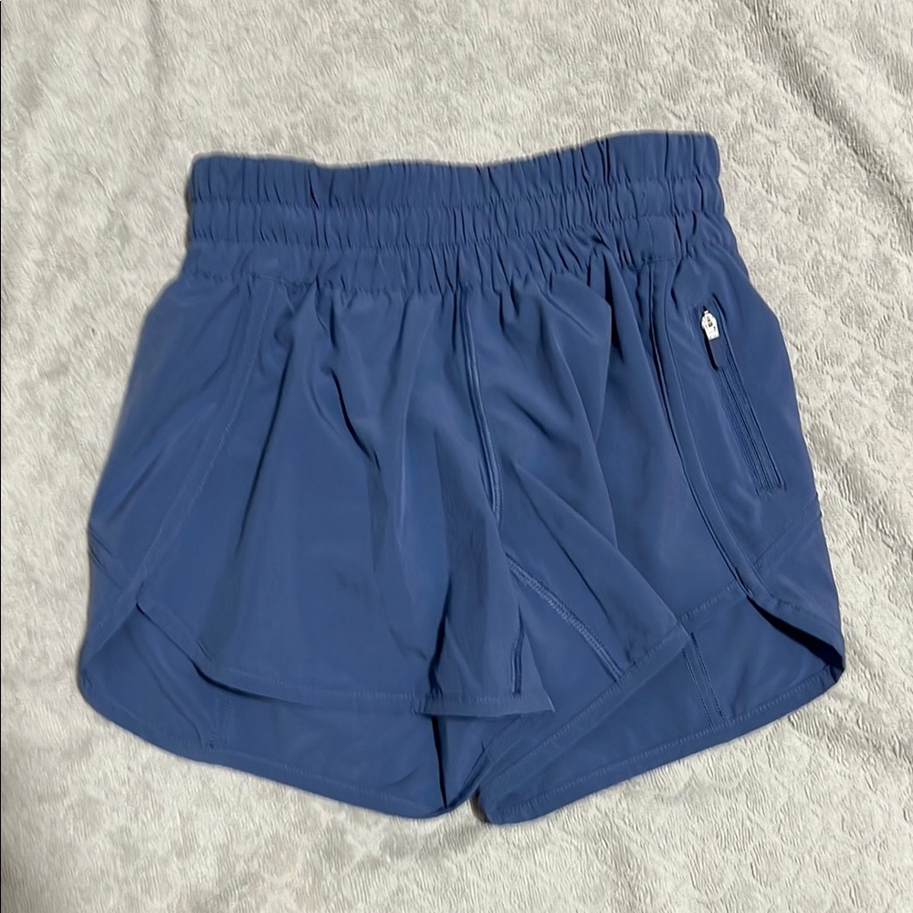 Lululemon tracker short  4” 2